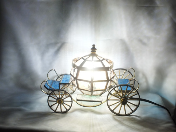 シンデレラのカボチャの馬車（ステンドグラス）ＬＥＤランプ　○４０４－３２ 3枚目の画像