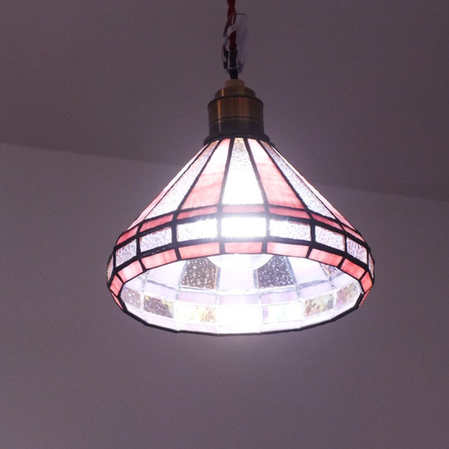 ピンクのペンダントライト（桃色）　ＬＥＤフィラメント電球付き ピンクのペンダントライト（桃色） LEDフィラメント電球は含まず