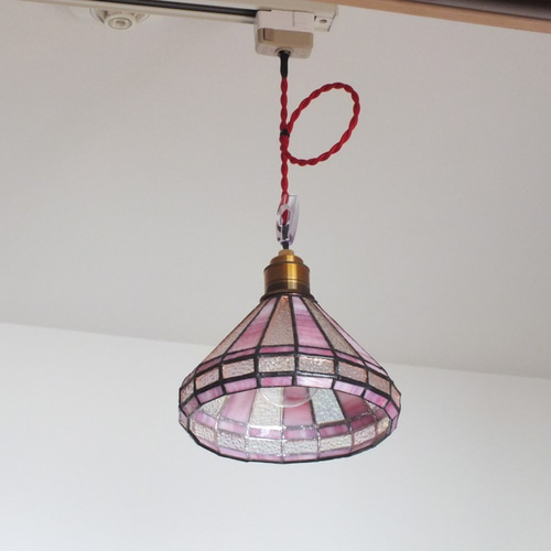 ピンクのペンダントライト（桃色） LEDフィラメント電球は含まず