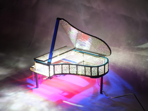 クリスタル ステンドグラス グランドピアノ型 ランプ ライト 照明 置物 クリスタル ステンドグラス グランドピアノ型 ランプ ライト 照明 置物