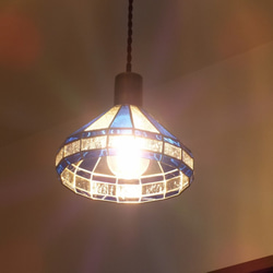 レトロな丸いペンダントライト（電球色ＬＥＤ付き、ペンダントランプ、ステンドグラス）　 2枚目の画像