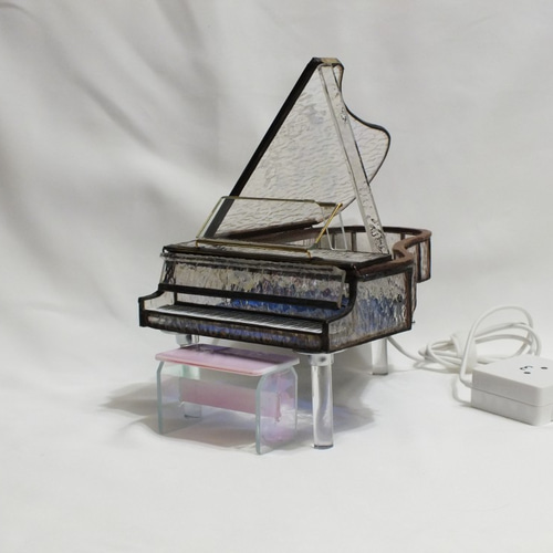 きらきらクリスタルのグランドピアノ TYPE5；ステンドグラスでLED