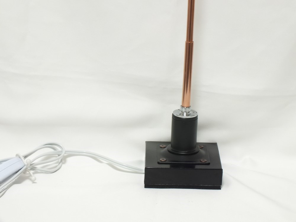 セピア色の小さなガス灯；赤帽子 No.2　 ステンドグラスとLED電球の手作りガス灯