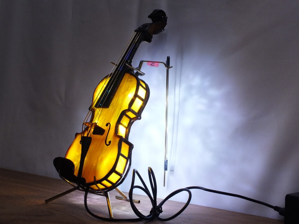 バイオリン；ステンドグラス作品　ver．7　ＬＥＤを組み込んだ手作りランプ。 5枚目の画像