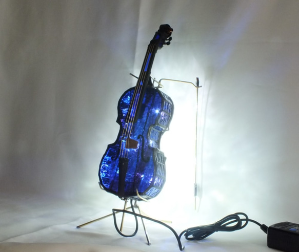 青紫のチェロ；ステンドグラスとＬＥＤの手作りのランプ 5枚目の画像