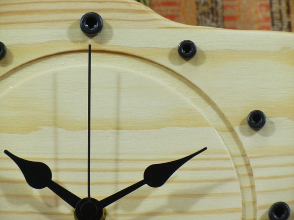 犬形時計　ミニチュアシュナウザー【木製】（置き・掛け兼用） 7枚目の画像
