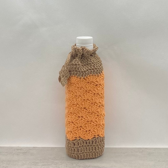 500ml 松編みのツートンカラーのペットボトルカバー（オレンジ×ブラウン） 3枚目の画像