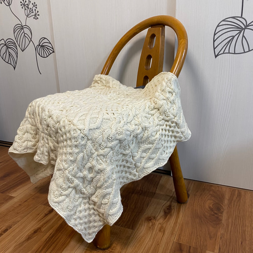 棒針編みモチーフのブランケット(アイボリーホワイト) ストール amu