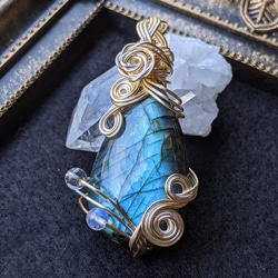 ☆ラブラドライト(スカイブルー)☆ワイヤーペンダントトップ V  