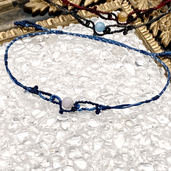 天然石のマクラメ編みアンクレット（メンズ）【うねり】ブルー系・アメジスト 1枚目の画像