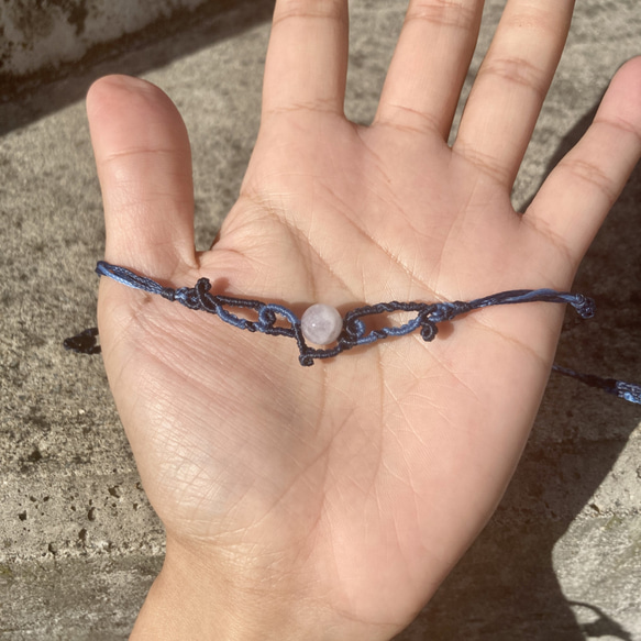 天然石のマクラメ編みアンクレット（メンズ）【うねり】ブルー系・アメジスト 5枚目の画像