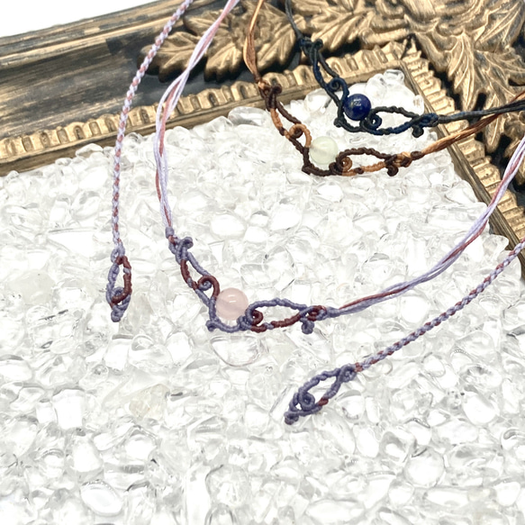 天然石のマクラメ編みネックレス【うねり】パープル系・ローズクォーツ 1枚目の画像