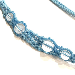 天然石のマクラメ編みアンクレット【アラベスク】ブルー系・水晶 3枚目の画像