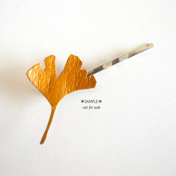 fall, on her head - hair pin 1枚目の画像