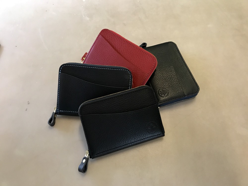 ラウンドジップミニウォレット