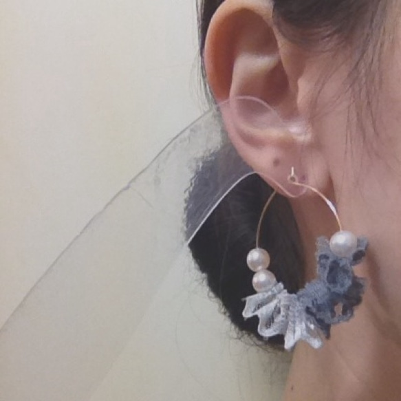 pearl&lace.フープピアス…グレー×ブルー 3枚目の画像