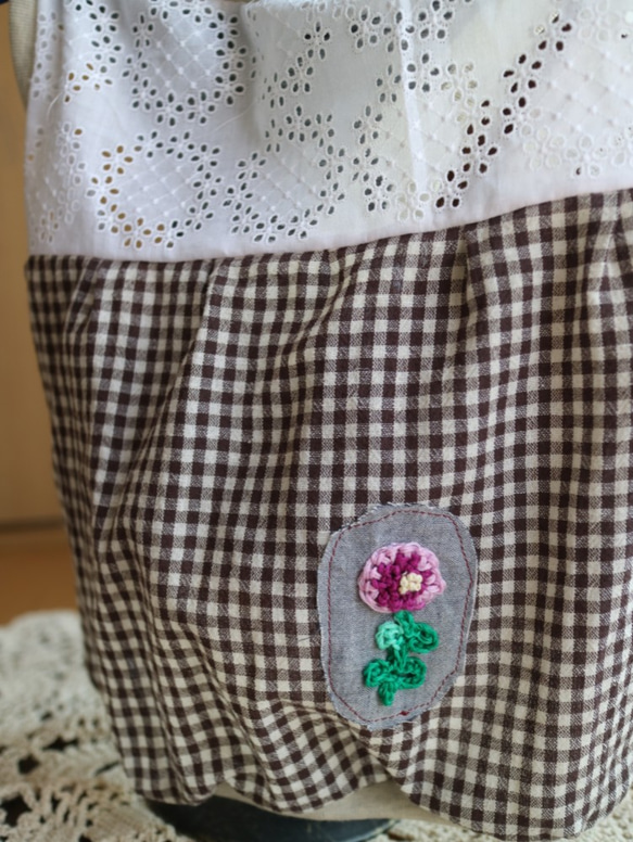 犬服　L バルーン シャツ 花 刺繍 ギンガム チェック　切替 ブラウン　服　柴犬  中型犬 2枚目の画像