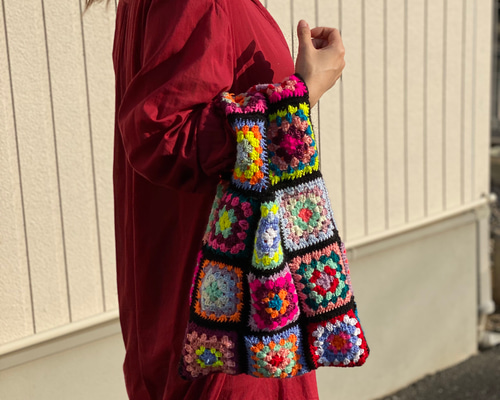 いちご様♡専用　グラニーバッグ　ハンドメイド　オーダーページ お花バック トートバッグ グラニースクエア 鍵編み お花モチーフ