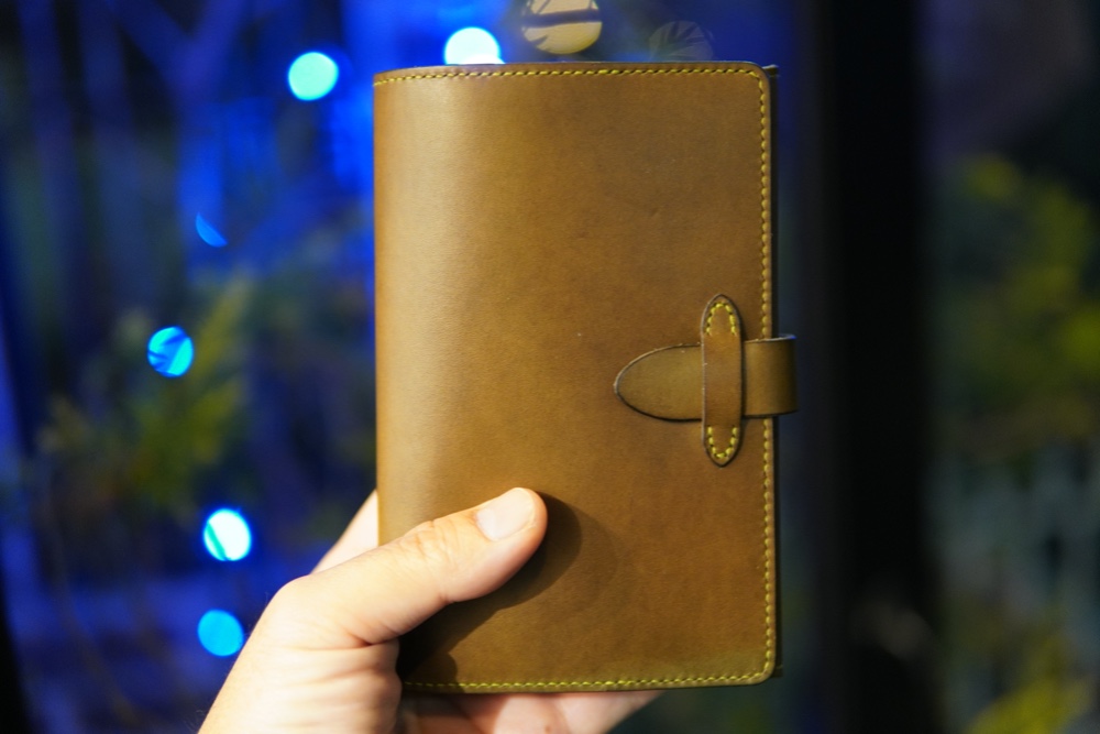 文庫本サイズレザー手縫ブックカバー