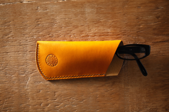 義大利製Liscio　皮革　手工縫製　眼鏡盒 第3張的照片