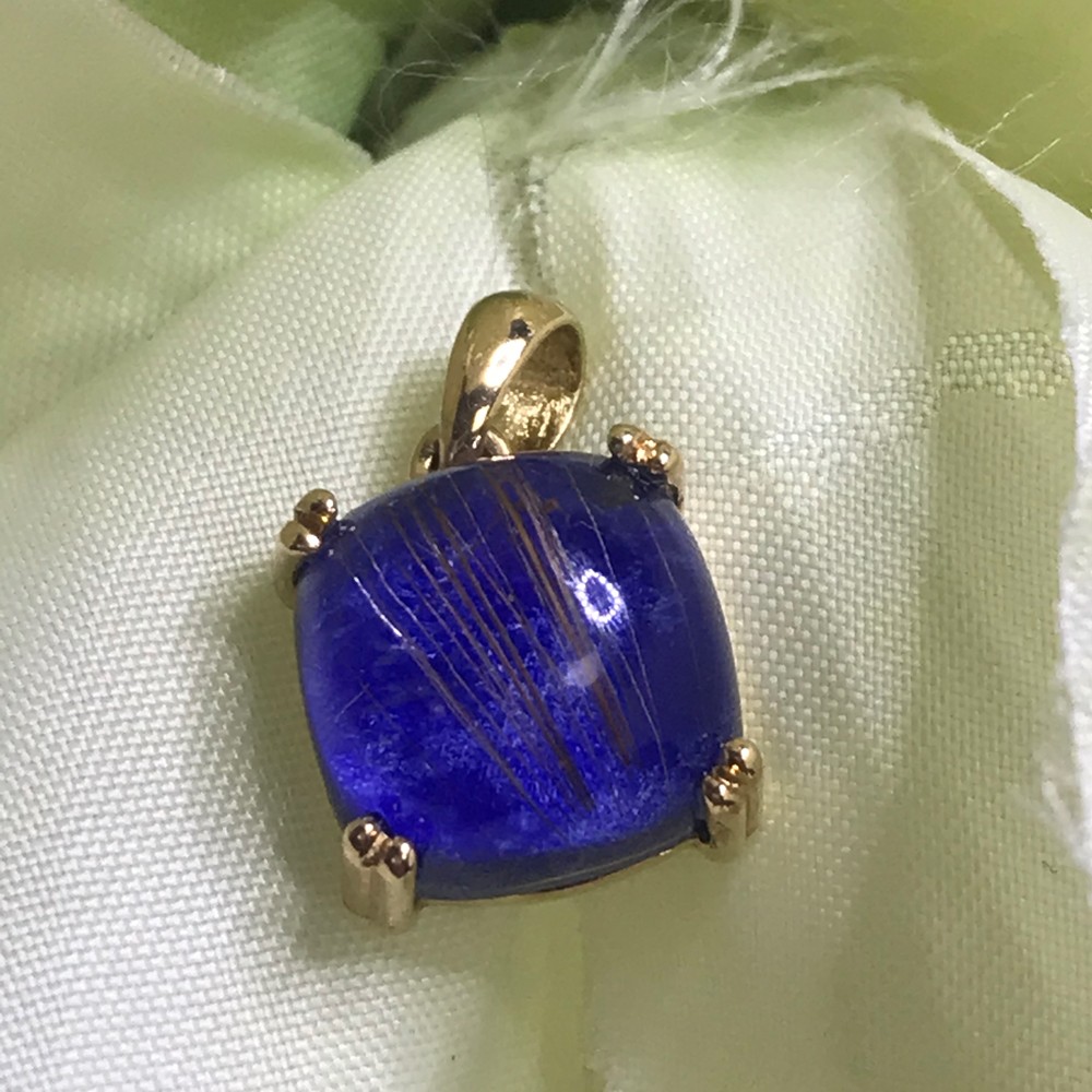 ルチルクォーツとラビスラズリ　タブレットのK18ゴールドペンダントトップ