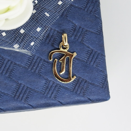 K18ゴールド イニシャル「T」ペンダントトップ 現品限りの価格