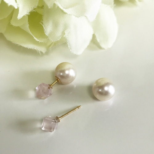 ローズクォーツとあこやパールピアスキャッチのK18ゴールドスタッド