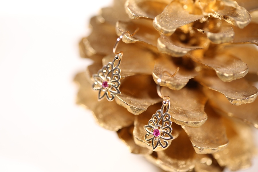 Fuego(フエゴ)　K１８ゴールドピアス　現品限り