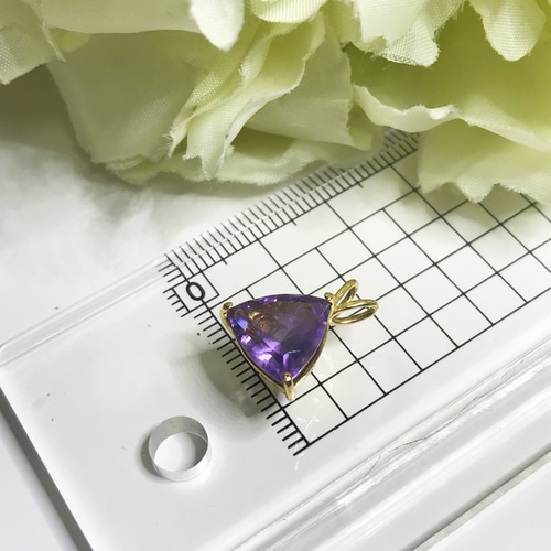 k18金トップ　　大粒アメジスト　天然石 大粒 天然アメジスト 10x8mm ダイヤモンド リボン ペンダント