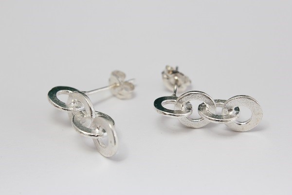 シルバーアクセサリー ピアス 【くぐる】