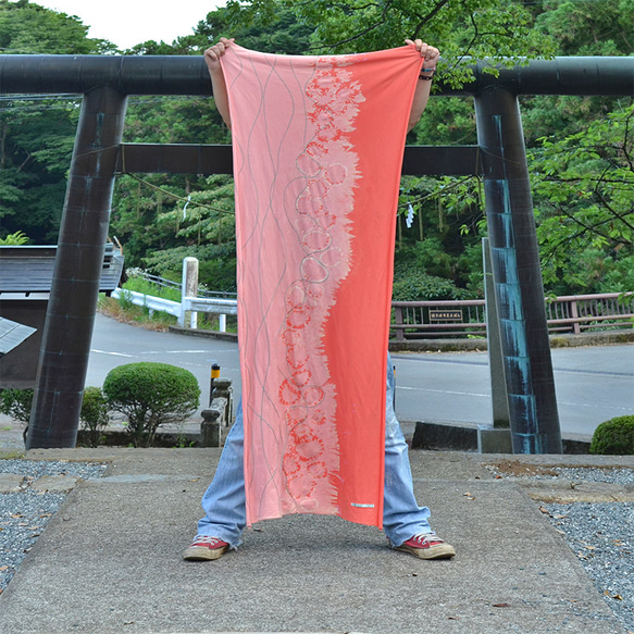 絞り染め刺繍スカーフ・ストール サーモンオレンジ 4枚目の画像