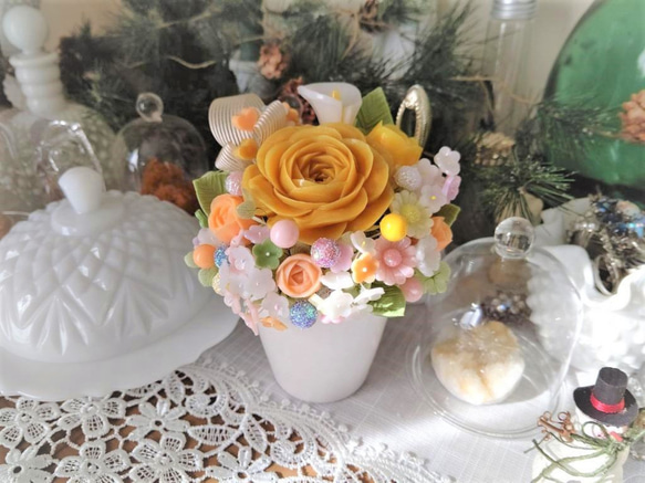 石鹸のバラ花のアレンジメント～ホワイトポット。ソープカービング/石鹸彫刻 4枚目の画像