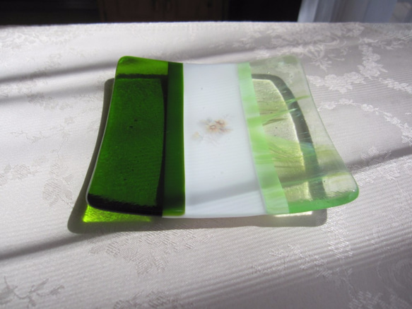 玻璃方板“苔綠色 - 小花” 第2張的照片