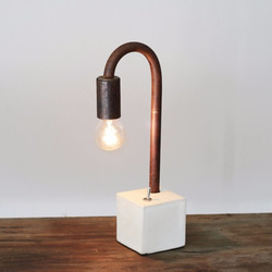 アイアンネック テーブルランプ サビ鉄×陶器の照明（アイボリー） 3枚目の画像