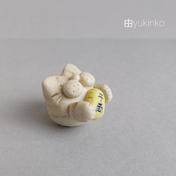 【SOLD】縁起物！小さなにゃんこに小判 3枚目の画像