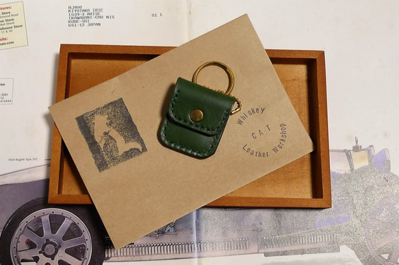 栃木レザーのヌメ革を使用したキーホルダー　コインポケット付　グリン　 5枚目の画像