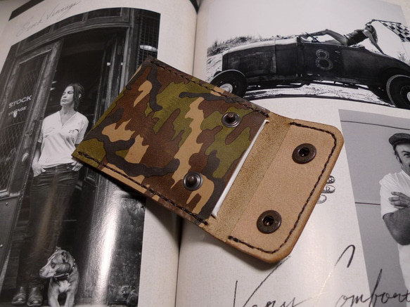　迷彩柄レザーのコインケース・携帯灰皿ケース　 3枚目の画像