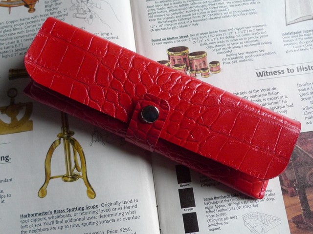 オレンジレッドのクロコダイル型押し革のペンケース ペンケース  