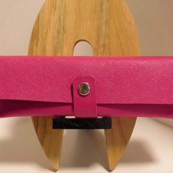 「受注制作」ローズピンクの型押し革のペンケース 1枚目の画像