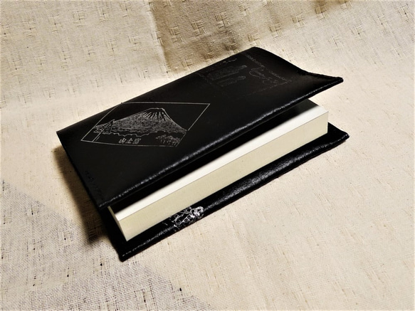 「アウトレットセール」送料無料　ブラック床革のブックカバービンテージスタンプ　文庫本サイズ 2枚目の画像