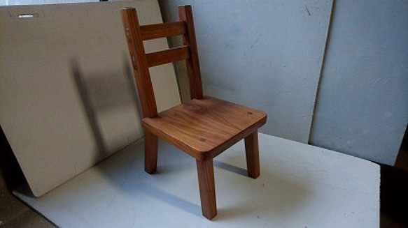 手作り椅子・桜材・子供用・人形用・インテリア 1枚目の画像