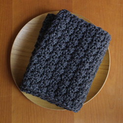 ハンドメイド  黒★Blue Rose 立体手編みスヌード アルパカレジェーロで編む棒針編みの透かし編みスヌード - 毛糸