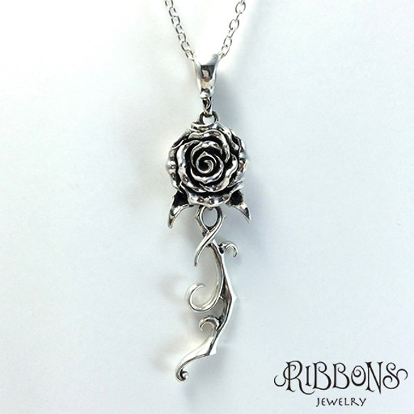 ☆人気・受注製作☆ Rose Stem Pendant【茎がゆらゆら/Silver925/シルバー】 1枚目の画像