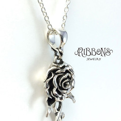 ☆人気・受注製作☆ Rose Stem Pendant【茎がゆらゆら/Silver925/シルバー】 3枚目の画像