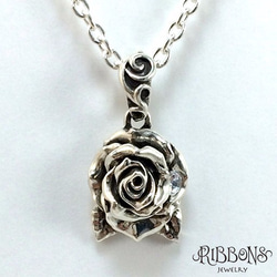 【ストーン付き】T Rose Pendant 4枚目の画像