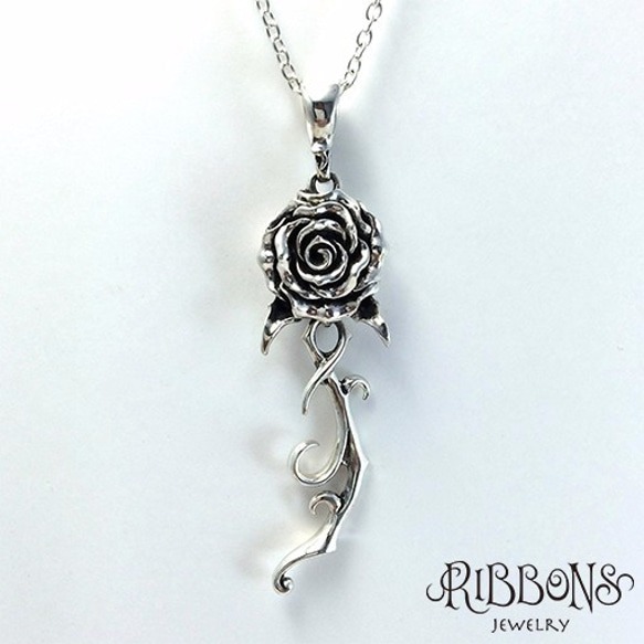 【人気♡再販】Rose Stem Pendant 【茎がゆらゆら受注製作】 1枚目の画像