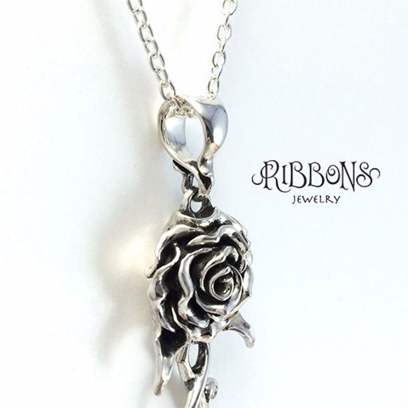 【人気♡再販】Rose Stem Pendant 【茎がゆらゆら受注製作】 3枚目の画像