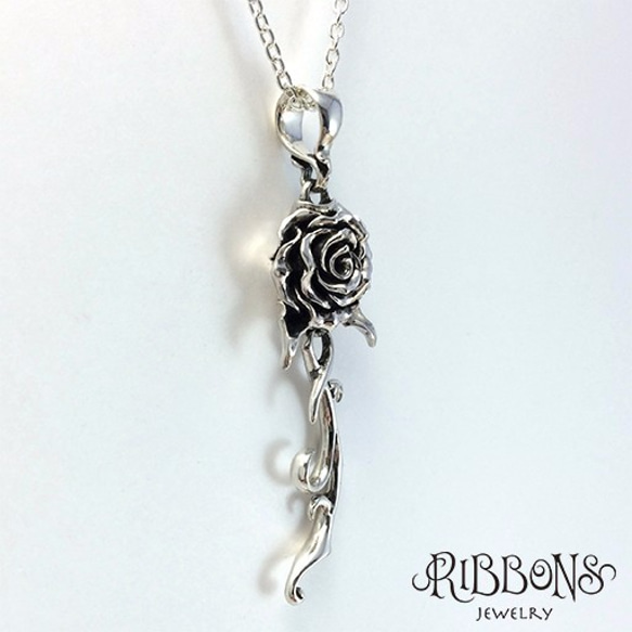 【人気♡再販】Rose Stem Pendant 【茎がゆらゆら受注製作】 4枚目の画像