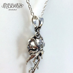 【人気♡再販】Rose Stem Pendant 【茎がゆらゆら受注製作】 5枚目の画像