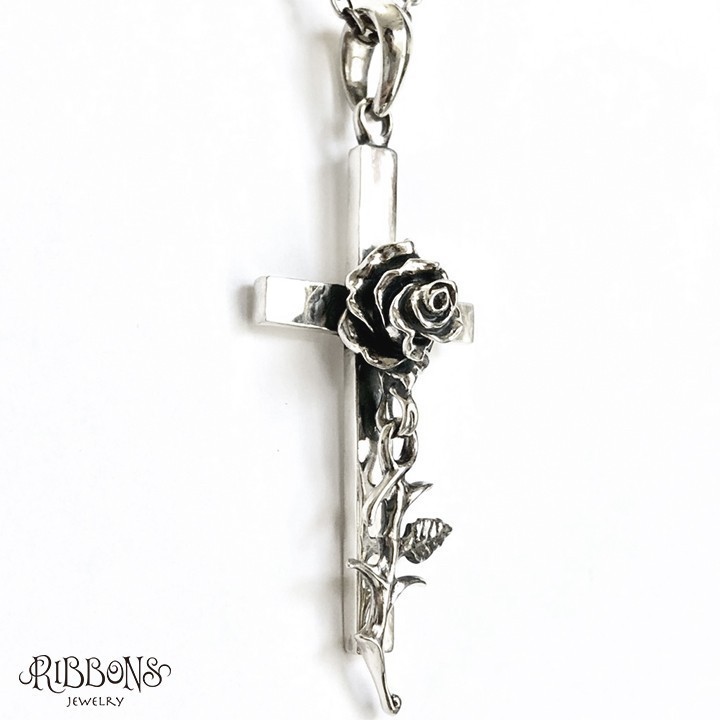Single Rose Cross Pendant【クロス/薔薇/ゴシック/受注製作】